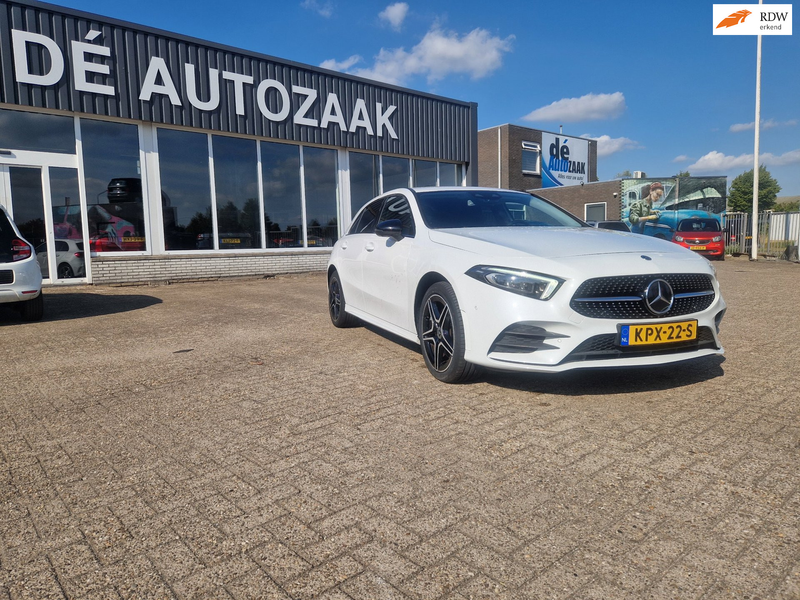 Mercedes-Benz A 250 e Premium Plus AMG pack