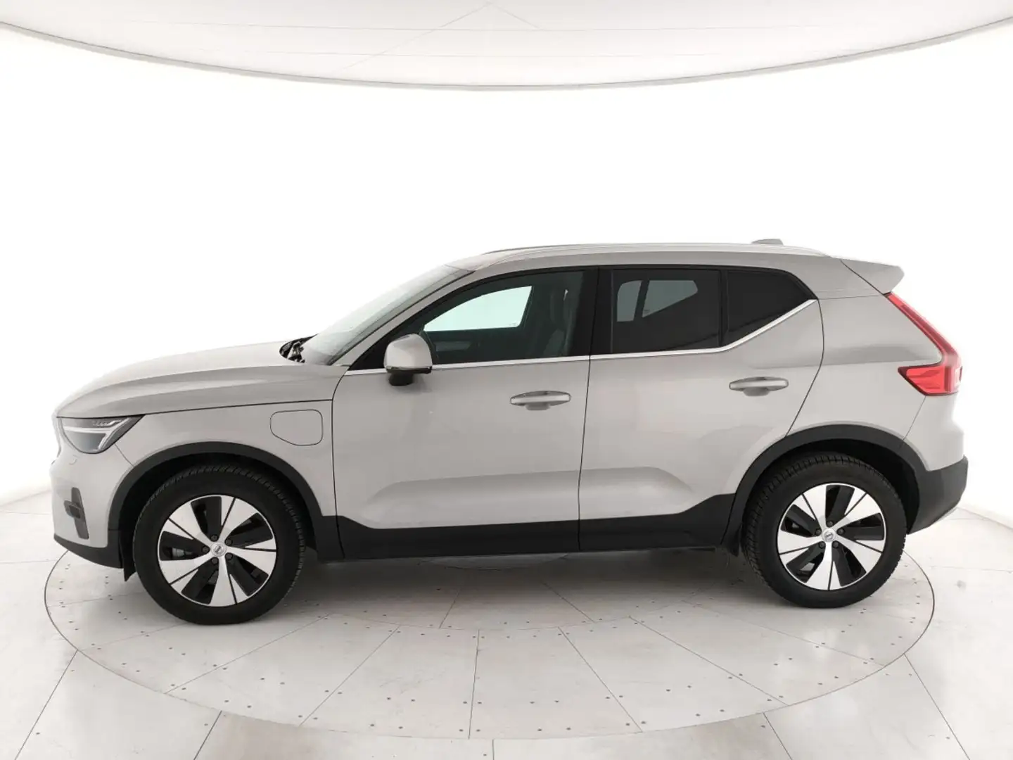 Volvo XC40 1.5 t4 recharge phev Core auto Argento - 2