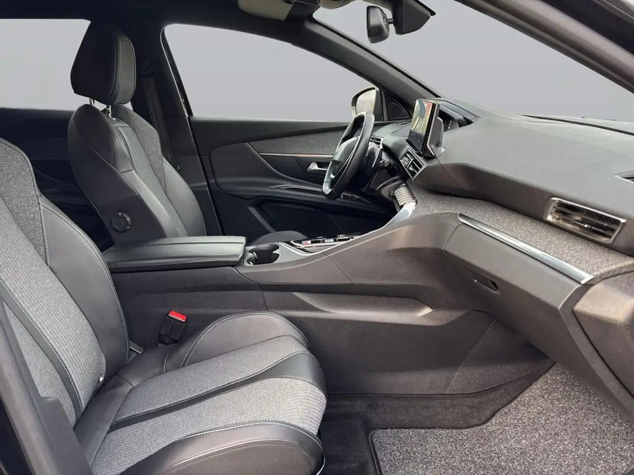 Peugeot 3008 Allure Pack PureTech 130 EAT8 12