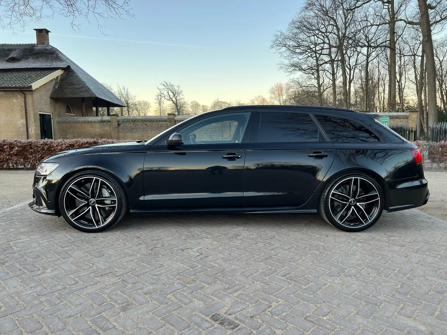 Audi RS6 4.0 TFSI | 795 pk | trekhaak | Carbon | Ceramic | Zwart - 2