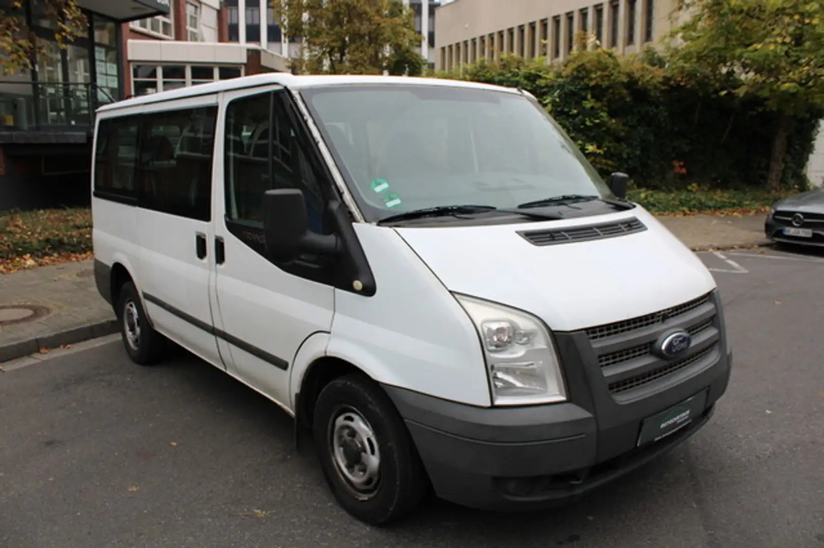 Ford Transit Kombi FT 300 K Klima/9-Sitzer/TÜV 2025 Blanc - 1
