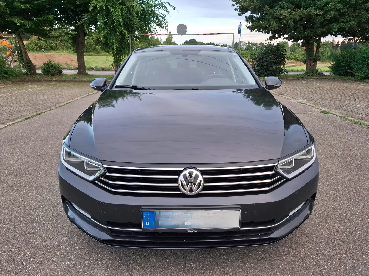 Volkswagen Passat Comfortline BMT/Start-Stopp, AHK, Nav., ab 2,99% Grau - 2