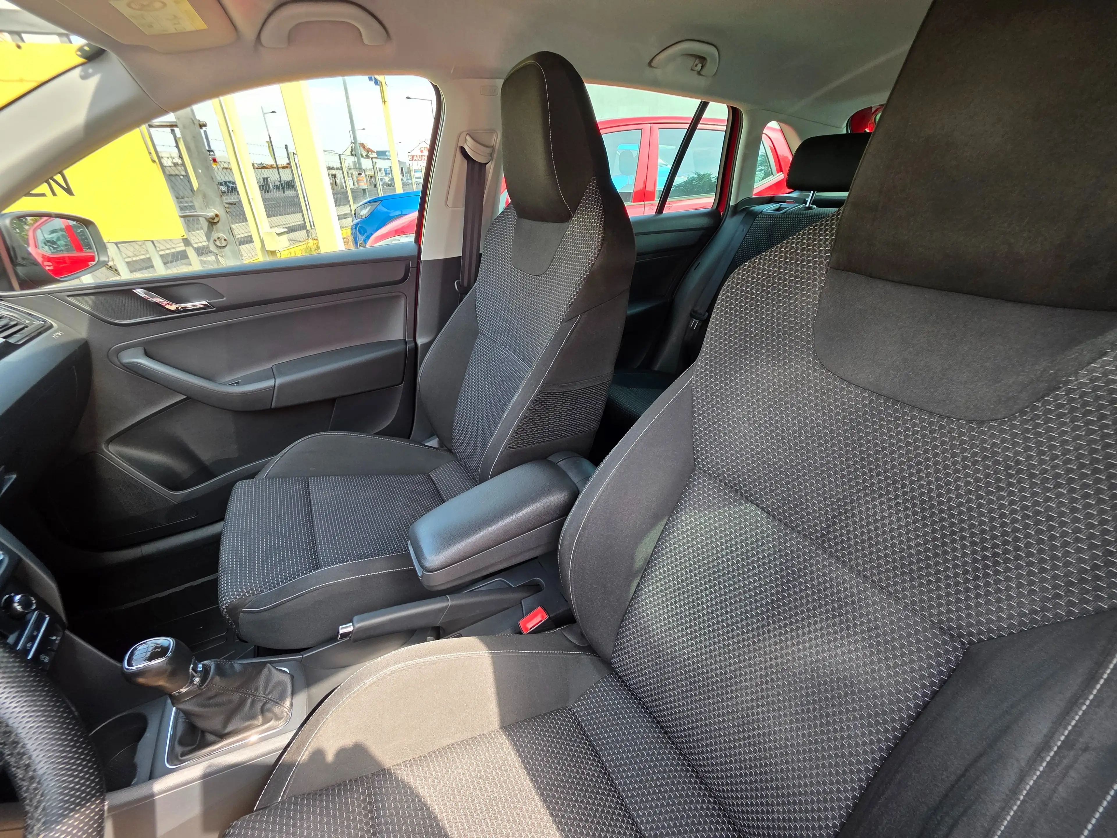 Skoda Rapid/Spaceback Rapid Spaceback 1,6 TDI Elegance Elegance — photo 8