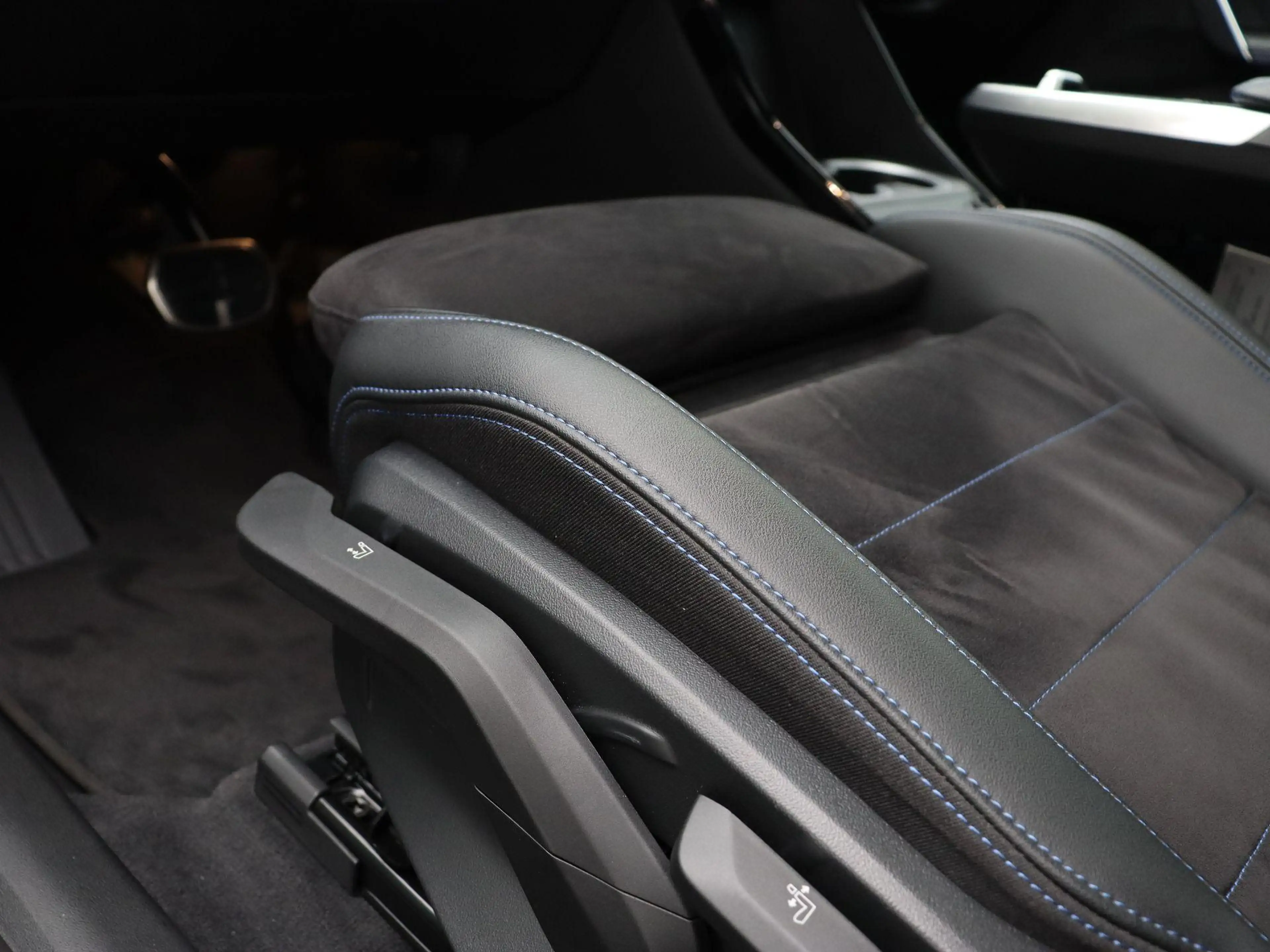 BMW X1 sdrive 20i M Sportpakket | Travel Pack | Achteruit — photo 12