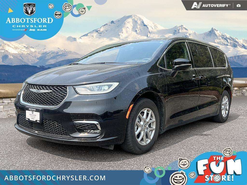 2024 Chrysler Pacifica Touring