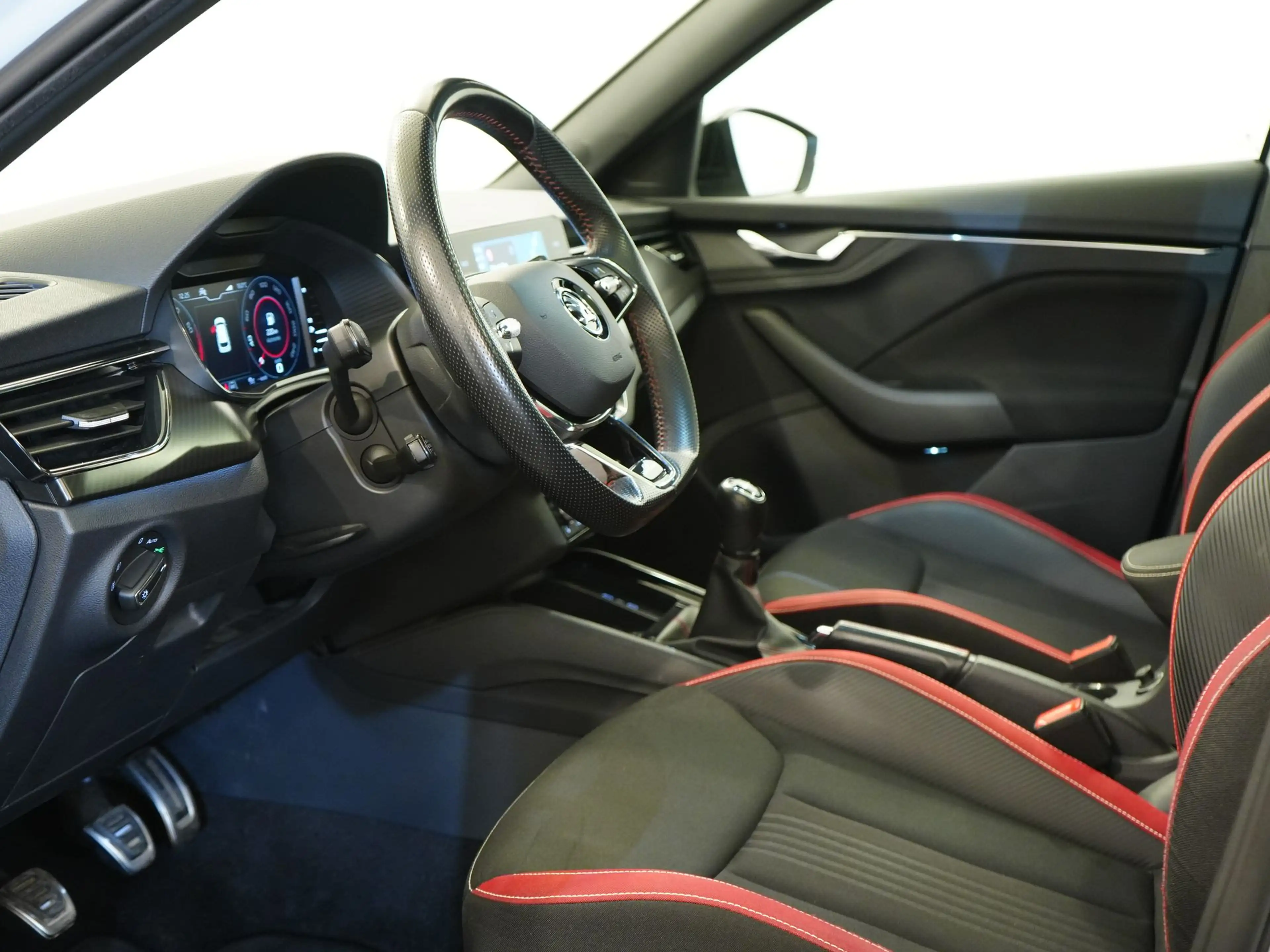 Skoda Kamiq Monte Carlo 1.0TSI|ACC|JA17|Virtual|Smart Link — photo 9