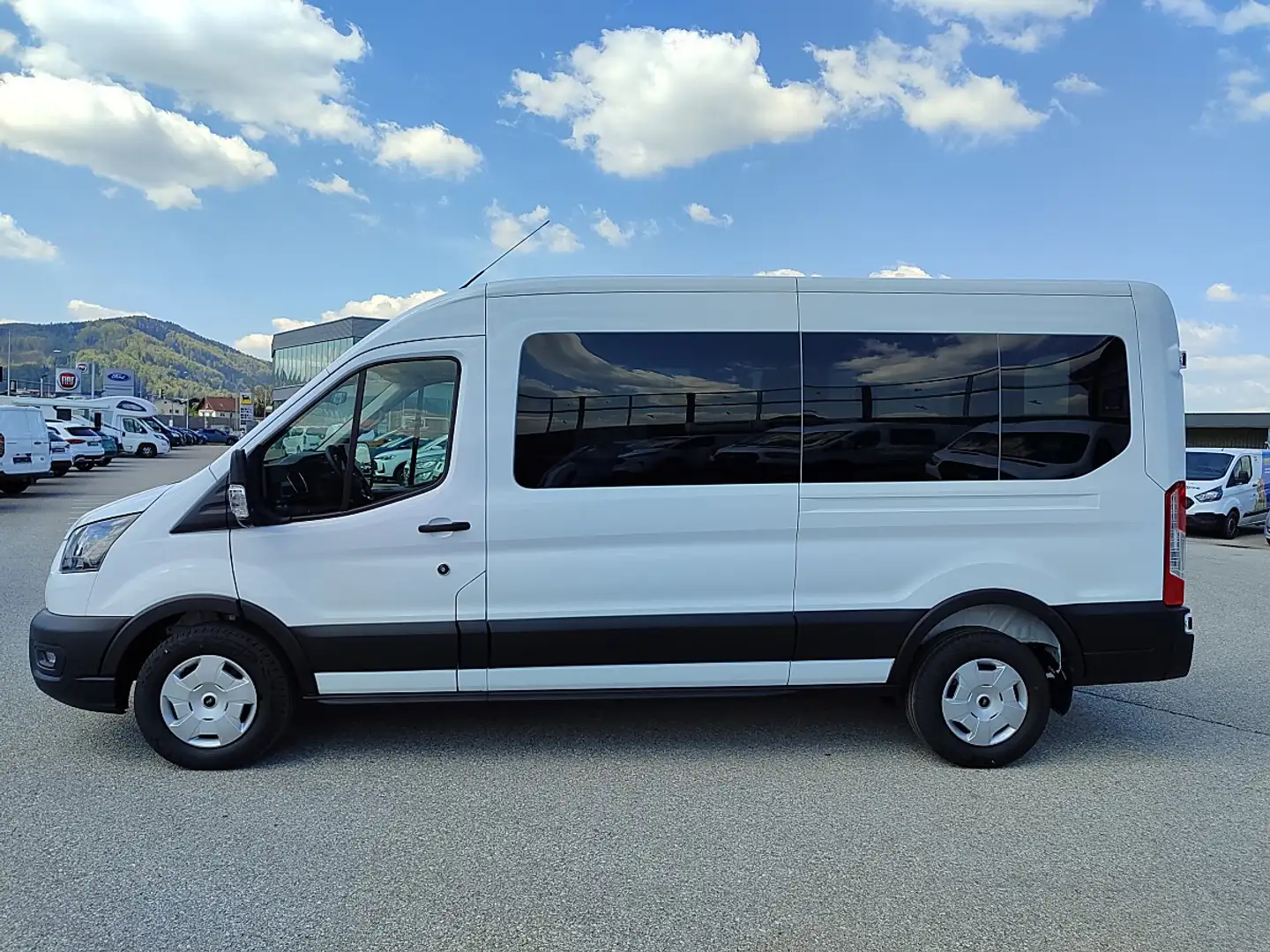 Ford Transit Kombi 2,0 EcoBlue L3H2 350 Trend Aut. Weiß - 2