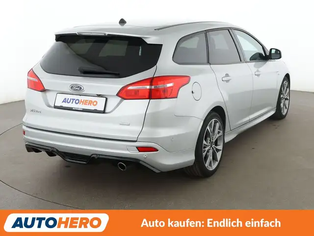 Ford Focus view 6