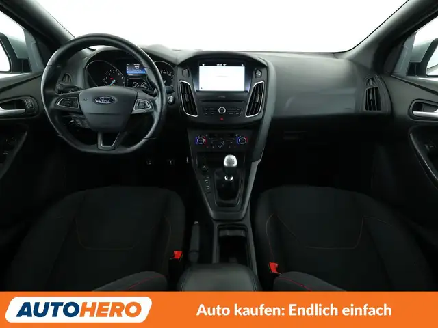 Ford Focus view 12