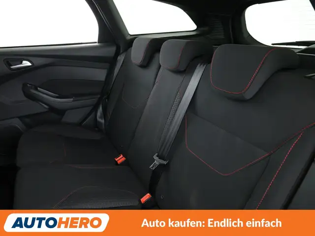 Ford Focus view 14