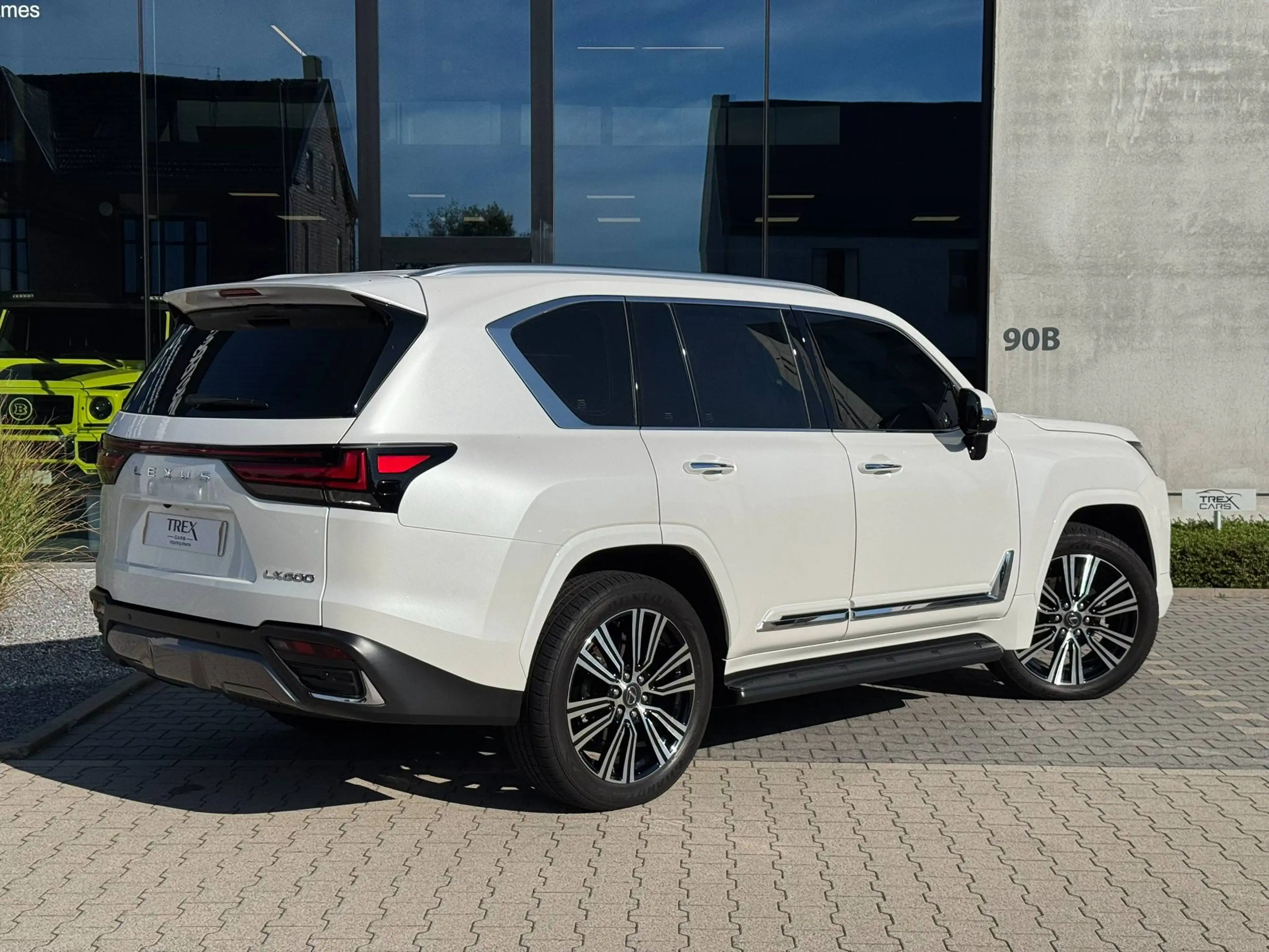 Lexus LX 600 3.5 V6 Twin Turbo/ 4WD/ 7 seats/ Almost Full-Option — photo 2