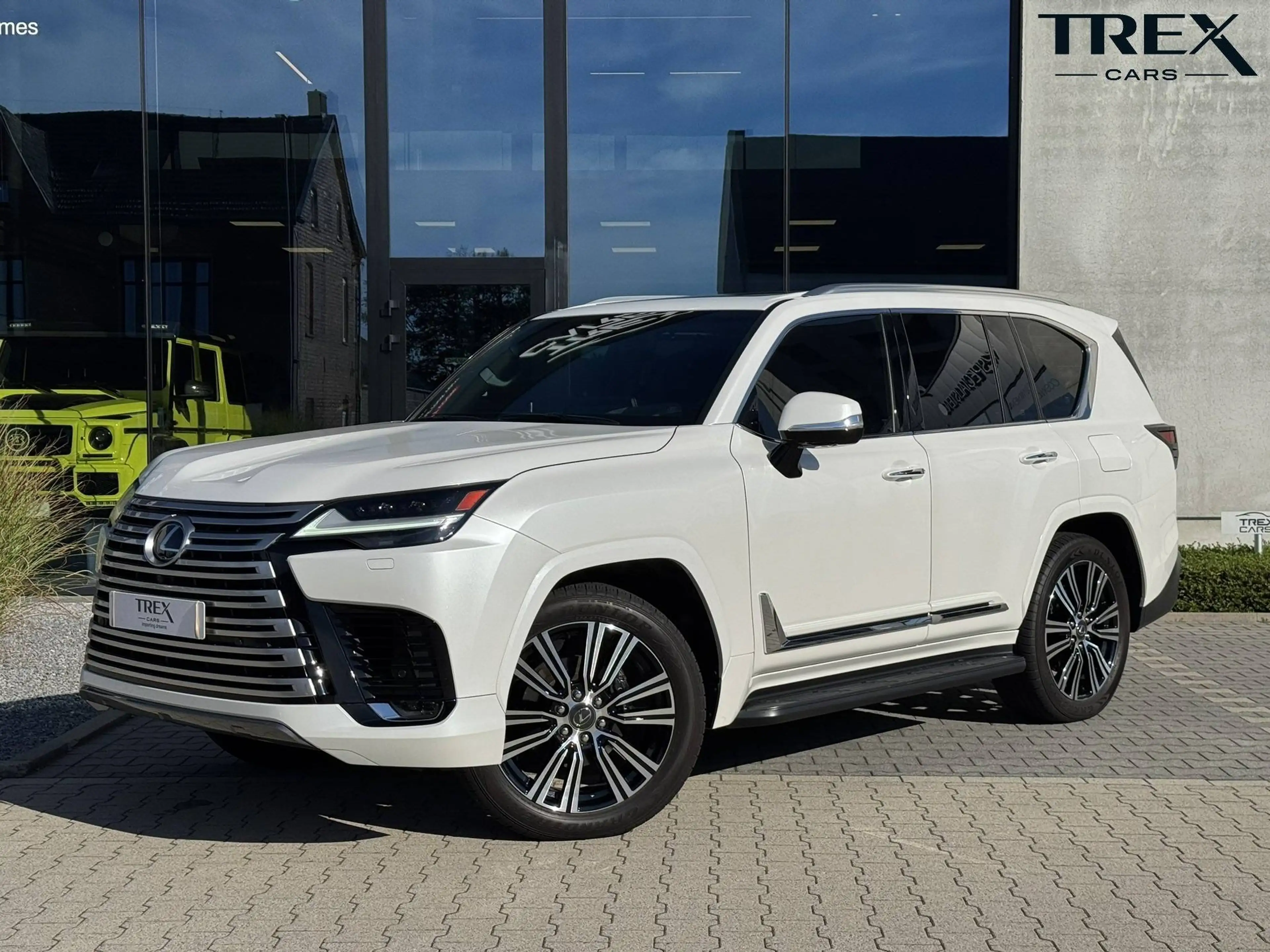 Lexus LX 600 3.5 V6 Twin Turbo/ 4WD/ 7 seats/ Almost Full-Option