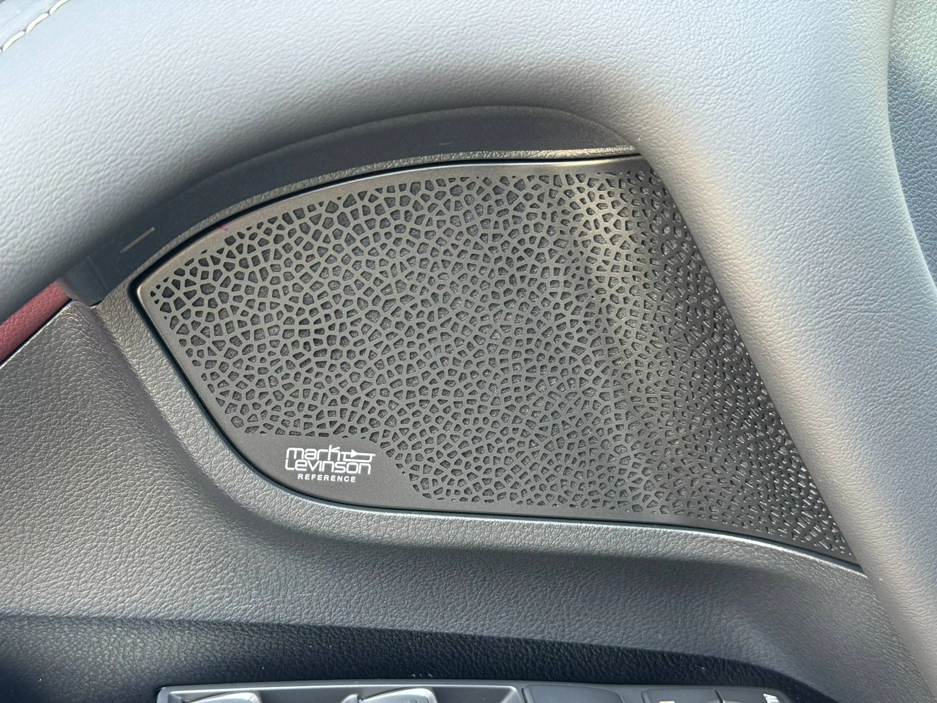 Lexus LX 600 3.5 V6 Twin Turbo/ 4WD/ 7 seats/ Almost Full-Option — photo 15