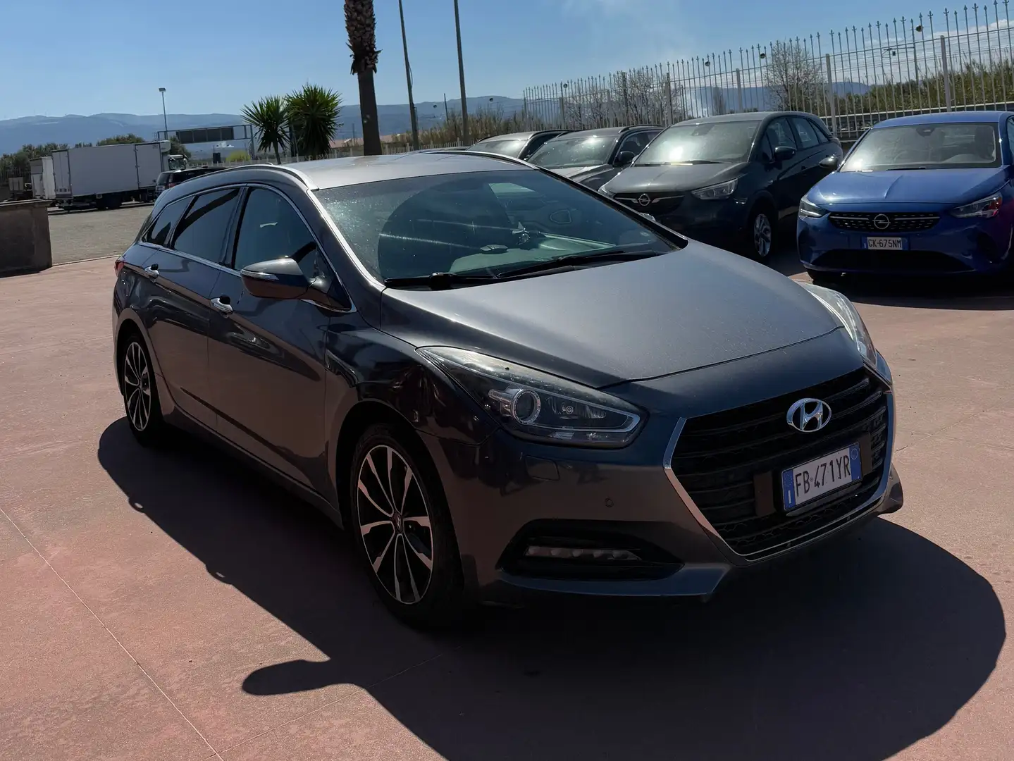 Hyundai i40 i40 Wagon 1.7 crdi Business 141cv auto Šedá - 1