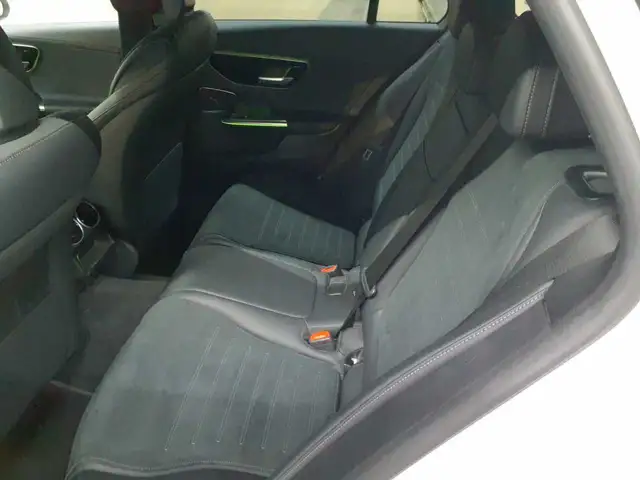 Mercedes-Benz C-Class view 13
