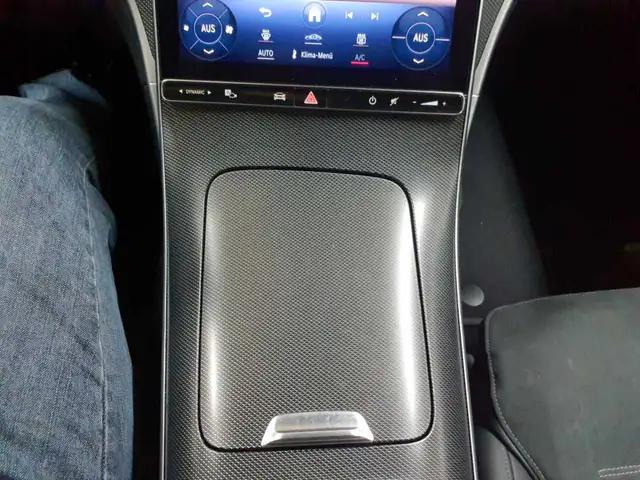Mercedes-Benz C-Class view 10