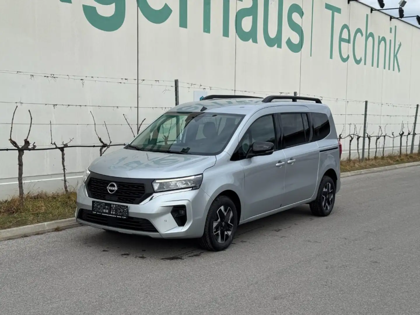 Nissan Townstar 1.3 DIG-T 130PS 6MT L2 Evalia Tekna Grau - 1