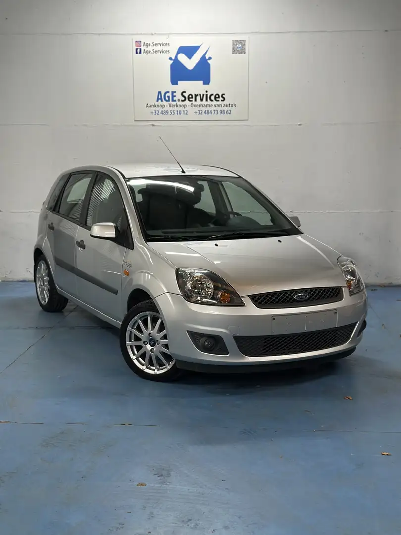 Ford Fiesta 1.4i 16v Ebony 12 mois de garantie - 2