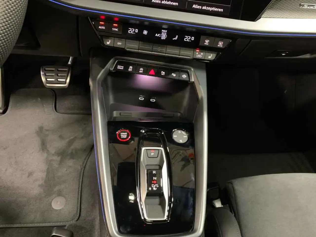 Audi RS3 RS 3 Limousine *RS-ABGAS*V-MAX280*LEDER*MATRIX* 13
