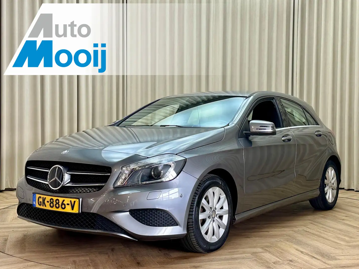 Mercedes-Benz A 180 *Org. NL!* Navigatie / Stoelverwarming / Cruise Co Grijs - 1