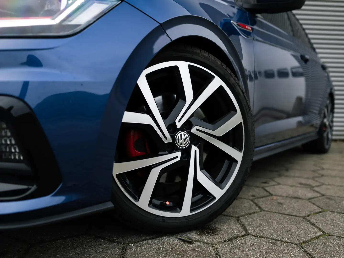 Volkswagen Polo GTI 2.0 TSI Pano Navi Camera Beats Cruise Blauw - 2