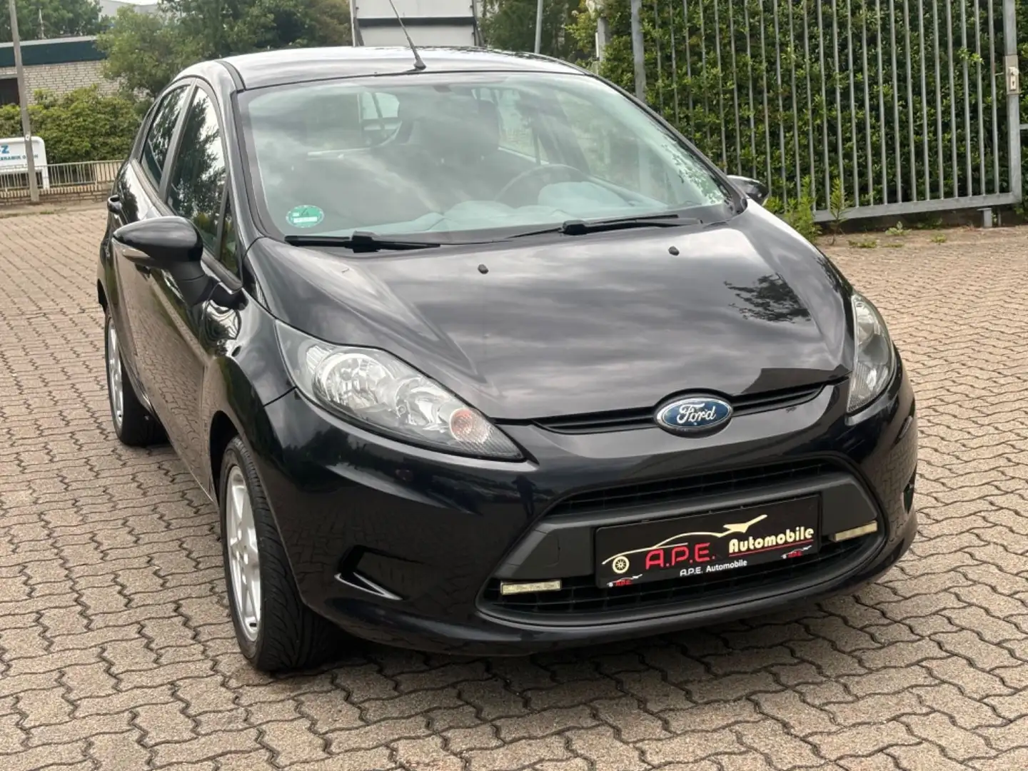 Ford Fiesta Trend 1.25 Klima TÜV/AU NEU Schwarz - 1