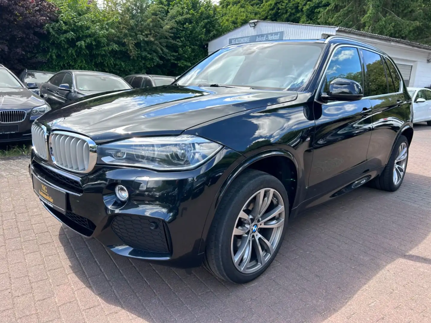 BMW X5 xDrive 40 d M-Sport *Individual*Pano*LED*AHK* Schwarz - 1