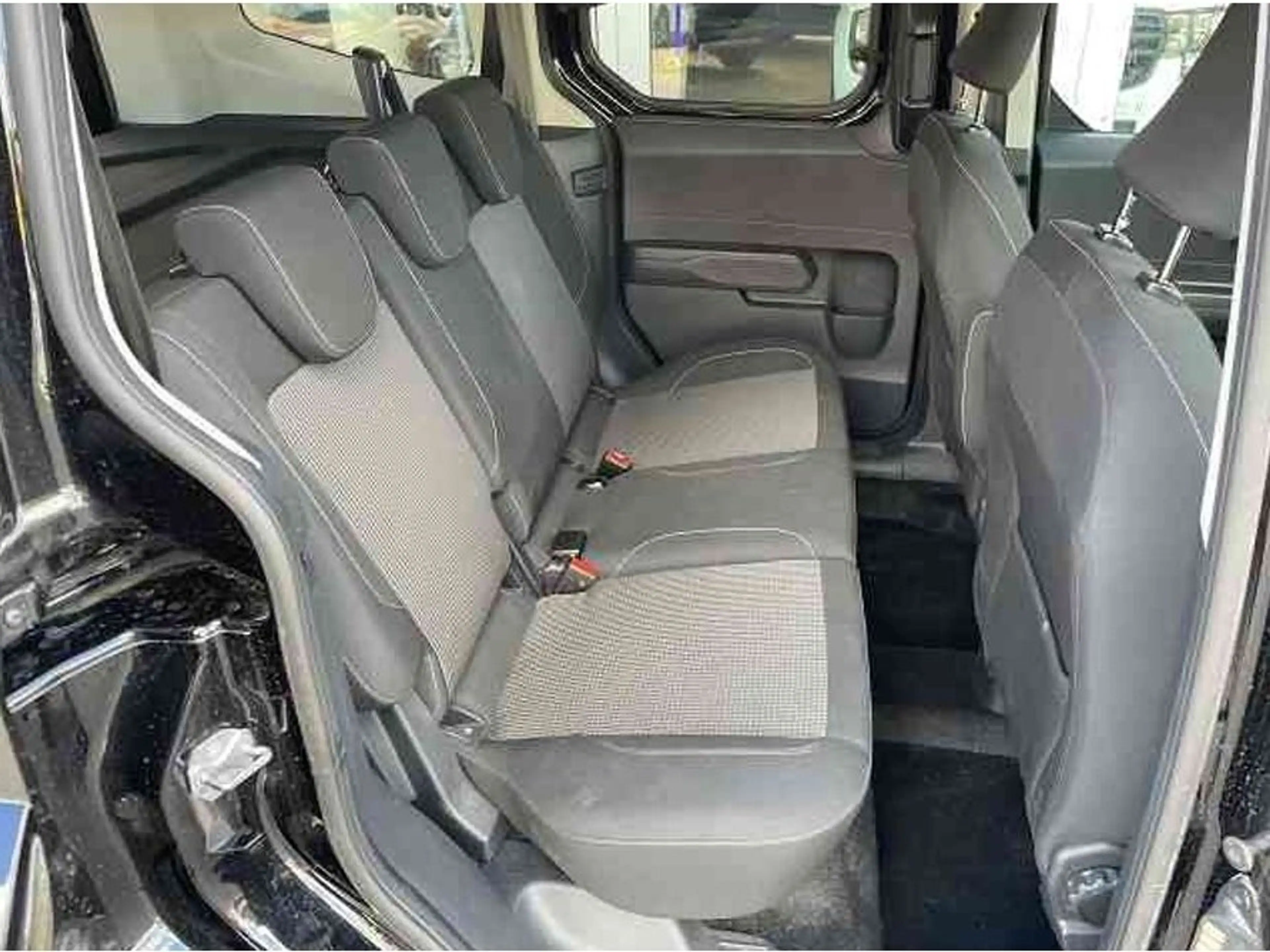 Ford Tourneo Courier 1.0 Aut./KAMERA/ACC/SHZ/AHK/LHZ/ — photo 3