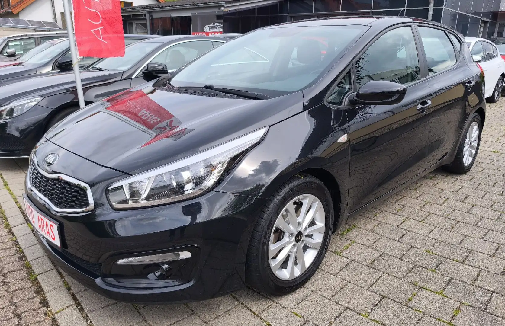 Kia Ceed / cee'd cee d / Ceed 1.4 Benzin /Gatantie/Eu6/2.Hand Schwarz - 2