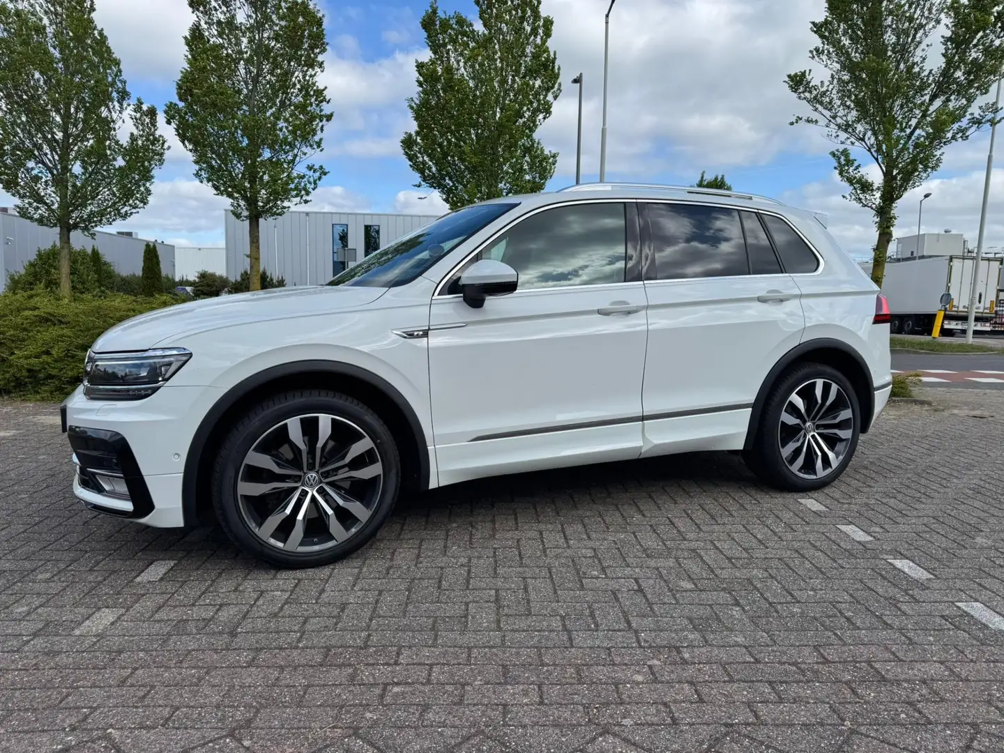 Volkswagen Tiguan 2.0 TDI 4Motion Highline panoramadak lederen bekle Weiß - 2