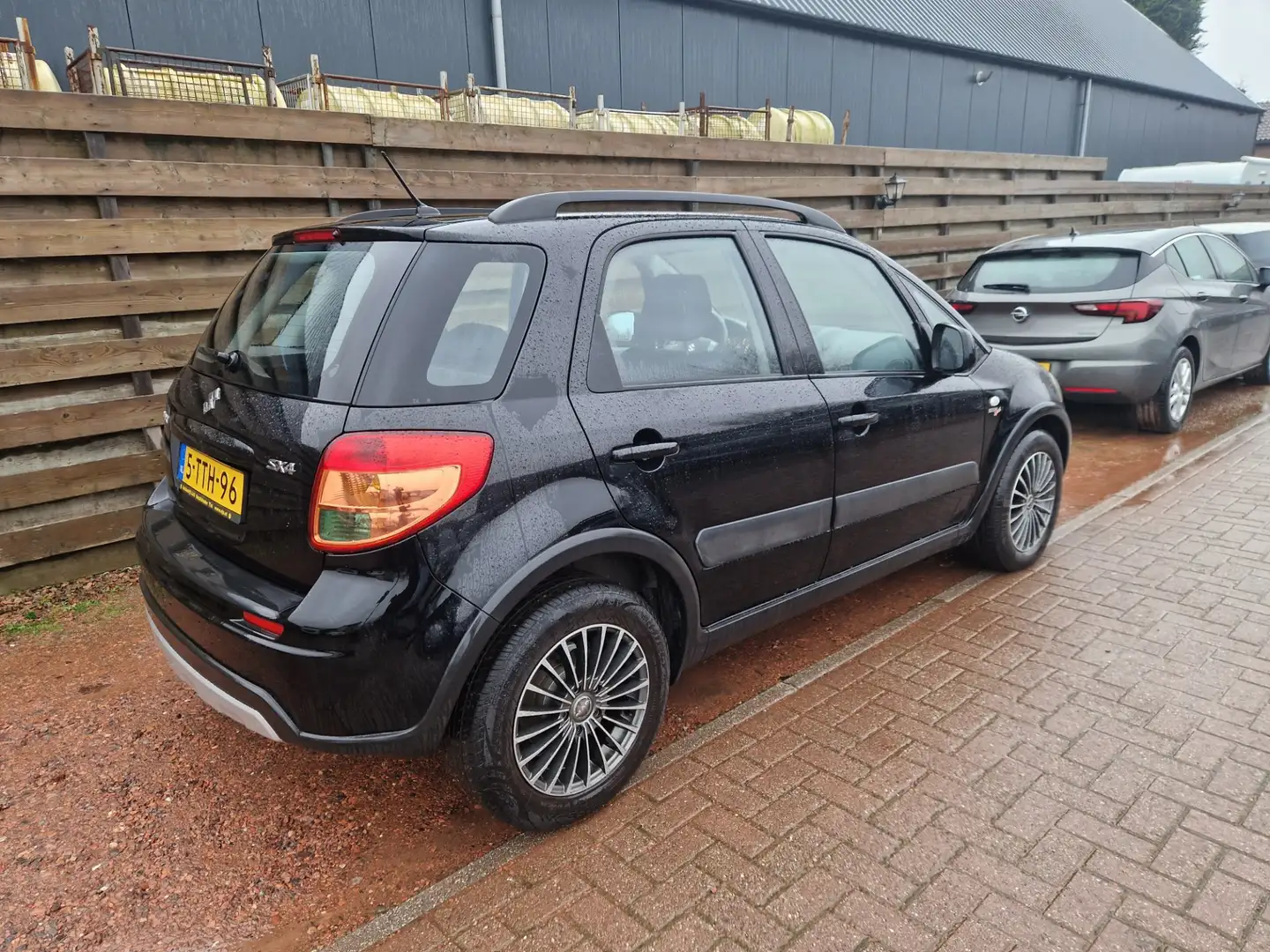 Suzuki SX4 1.6 Bruss Sport Schwarz - 2