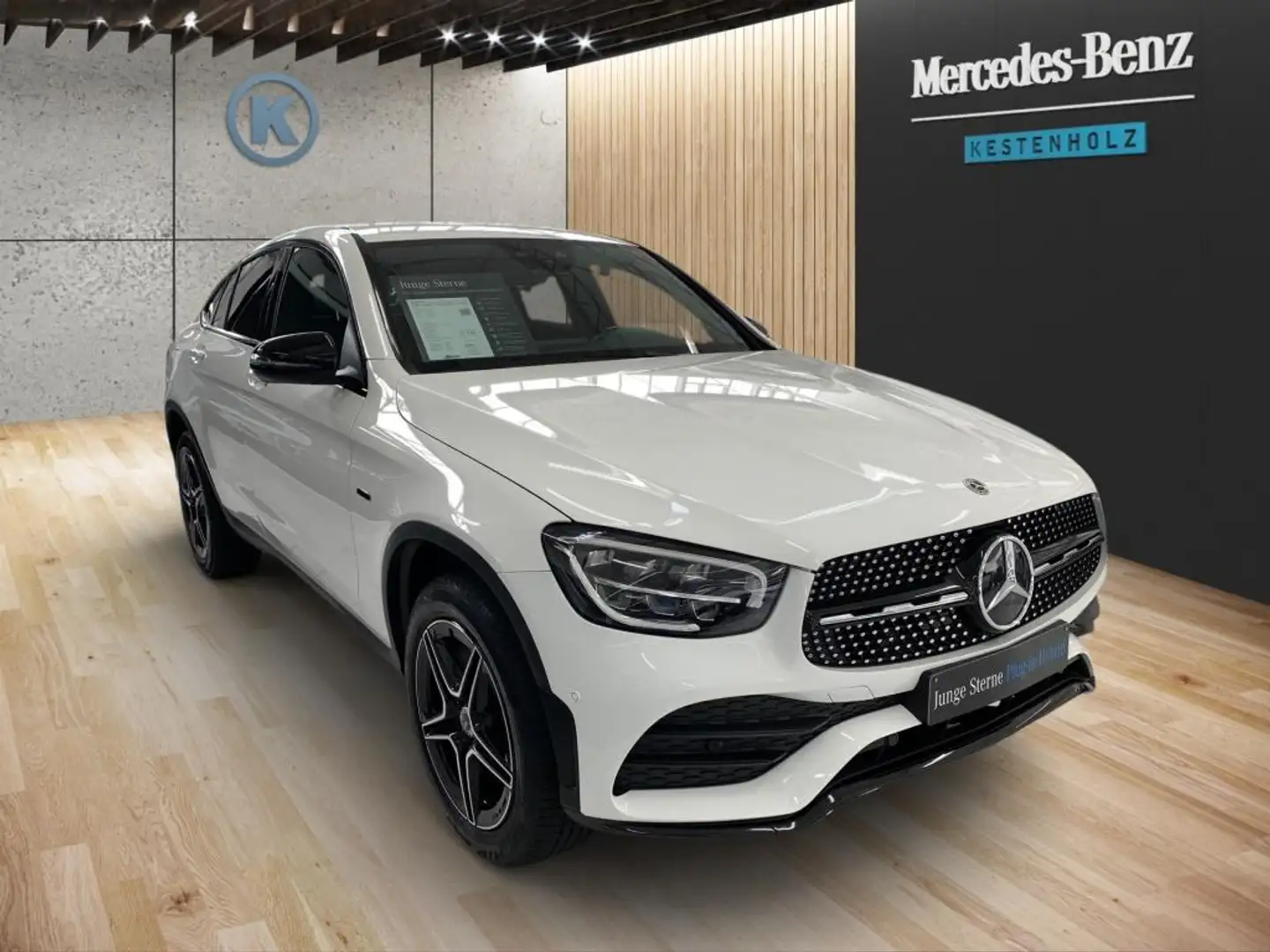 Mercedes-Benz GLC 300 e 4MATIC Coupé *AMG*NIGHT*MBUX*STHZ*KAM* Fehér - 2