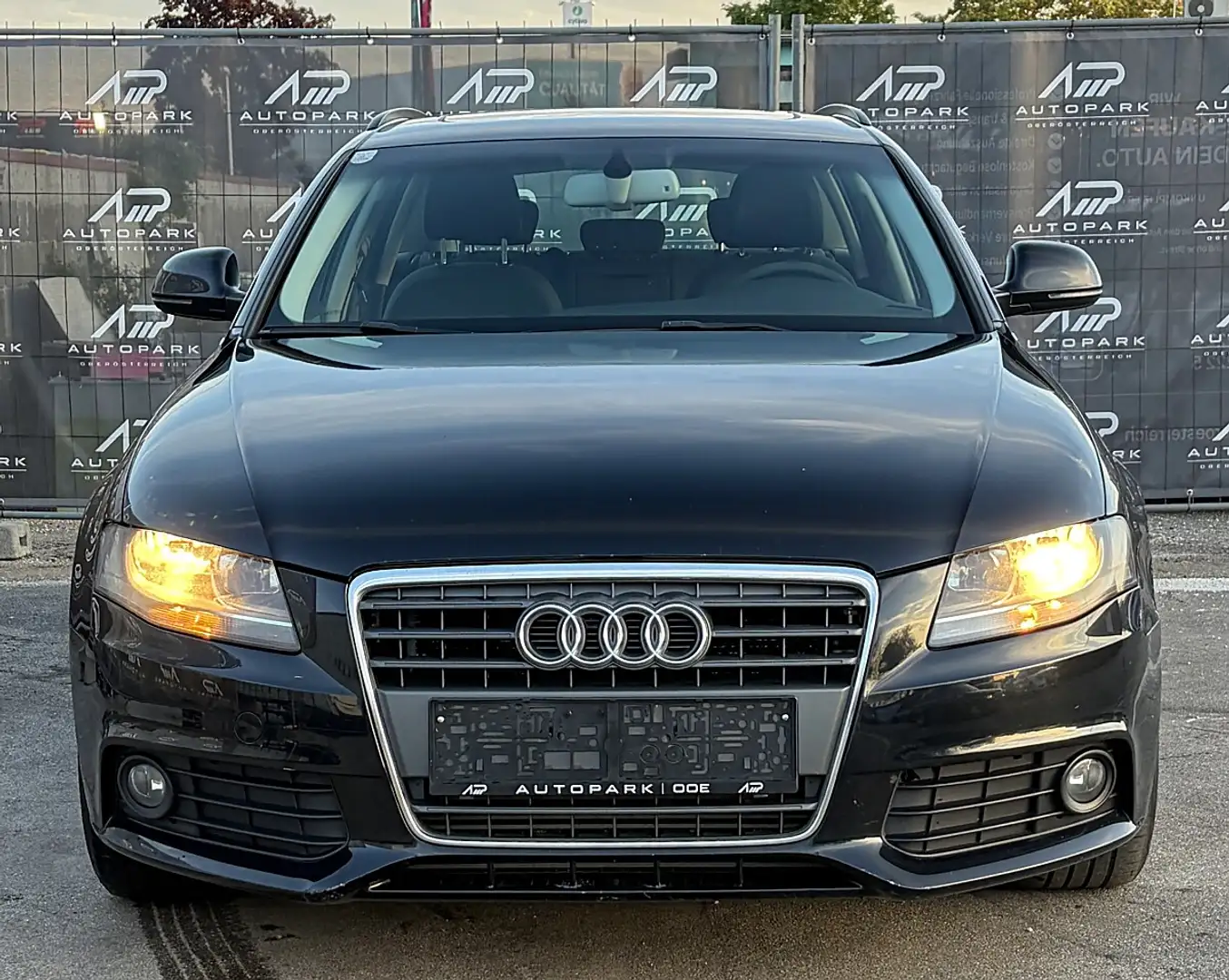 Audi A4 Avant 2,0 TDI Panorama*Sitzheizung*Serviceheft Schwarz - 2