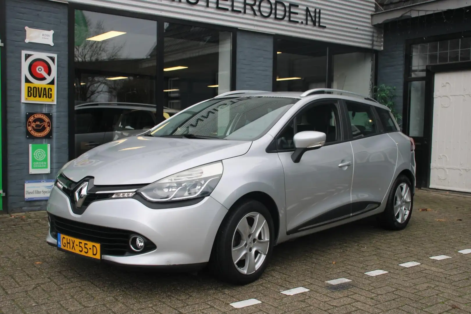 Renault Clio Estate 1.2 Expression Automaat Grijs - 1