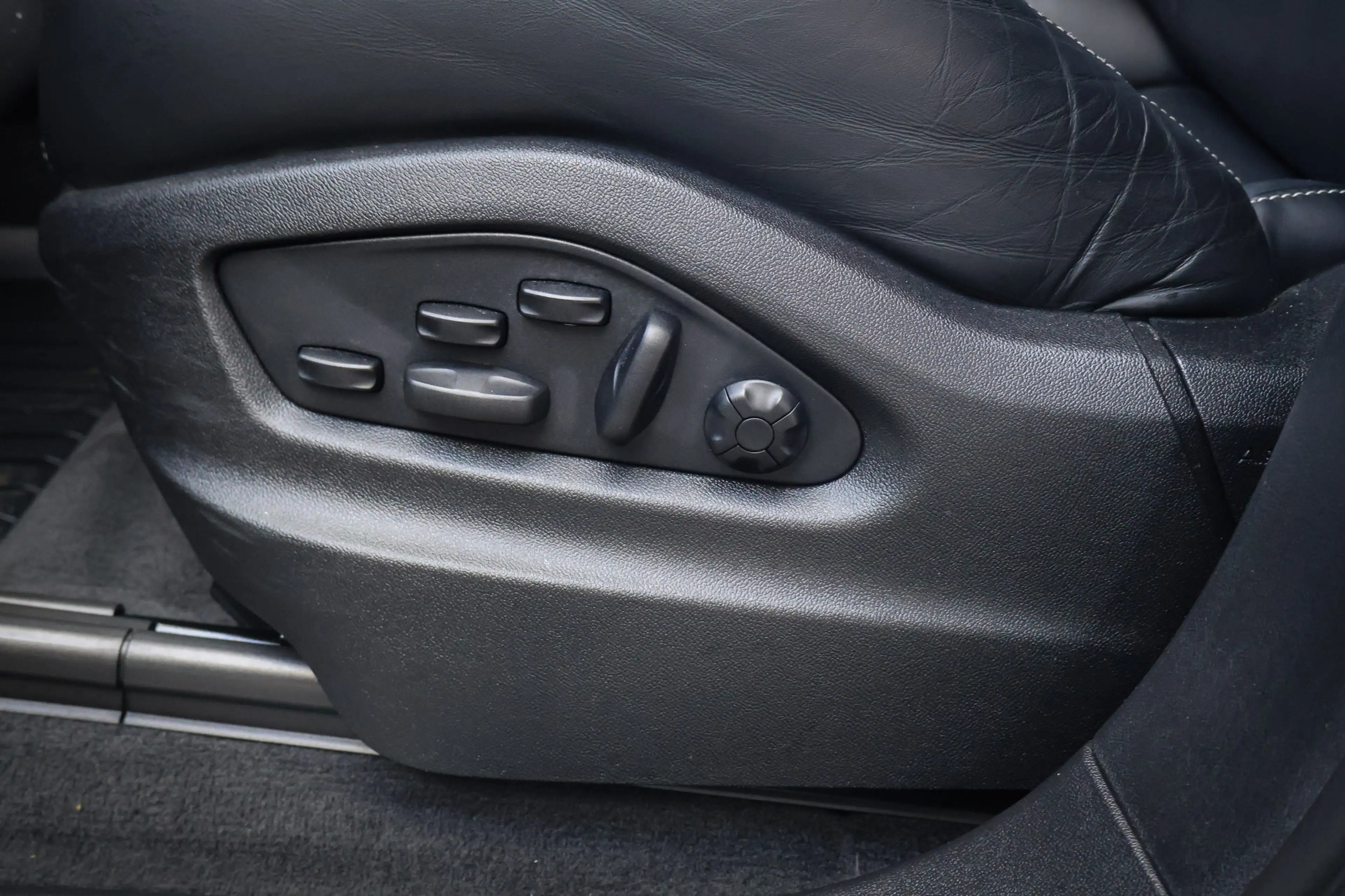 Porsche Cayenne 3.0 E-Hybrid Platinum Edition BTW AUTO | TECHART V — photo 34