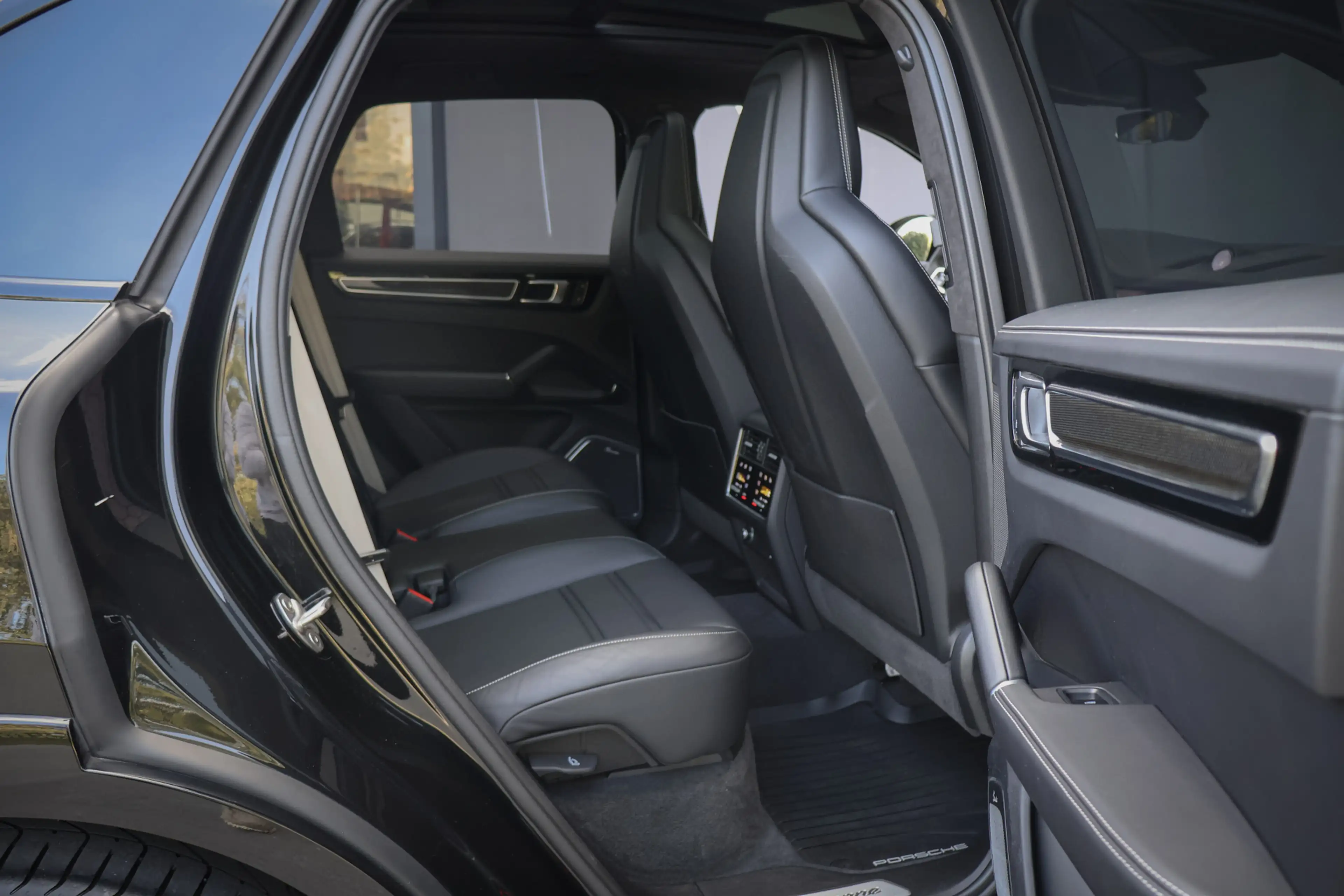 Porsche Cayenne 3.0 E-Hybrid Platinum Edition BTW AUTO | TECHART V — photo 20
