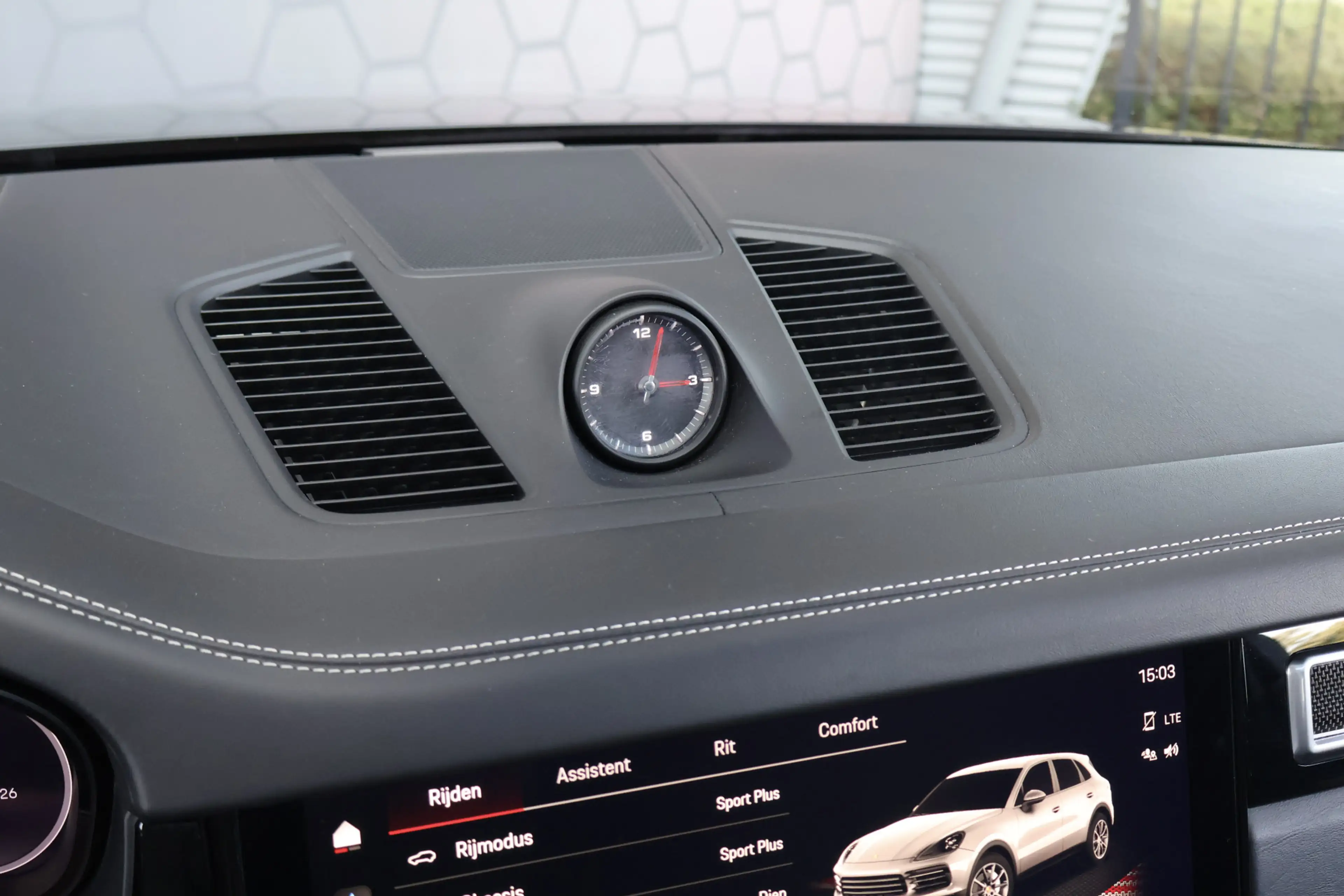 Porsche Cayenne 3.0 E-Hybrid Platinum Edition BTW AUTO | TECHART V — photo 28