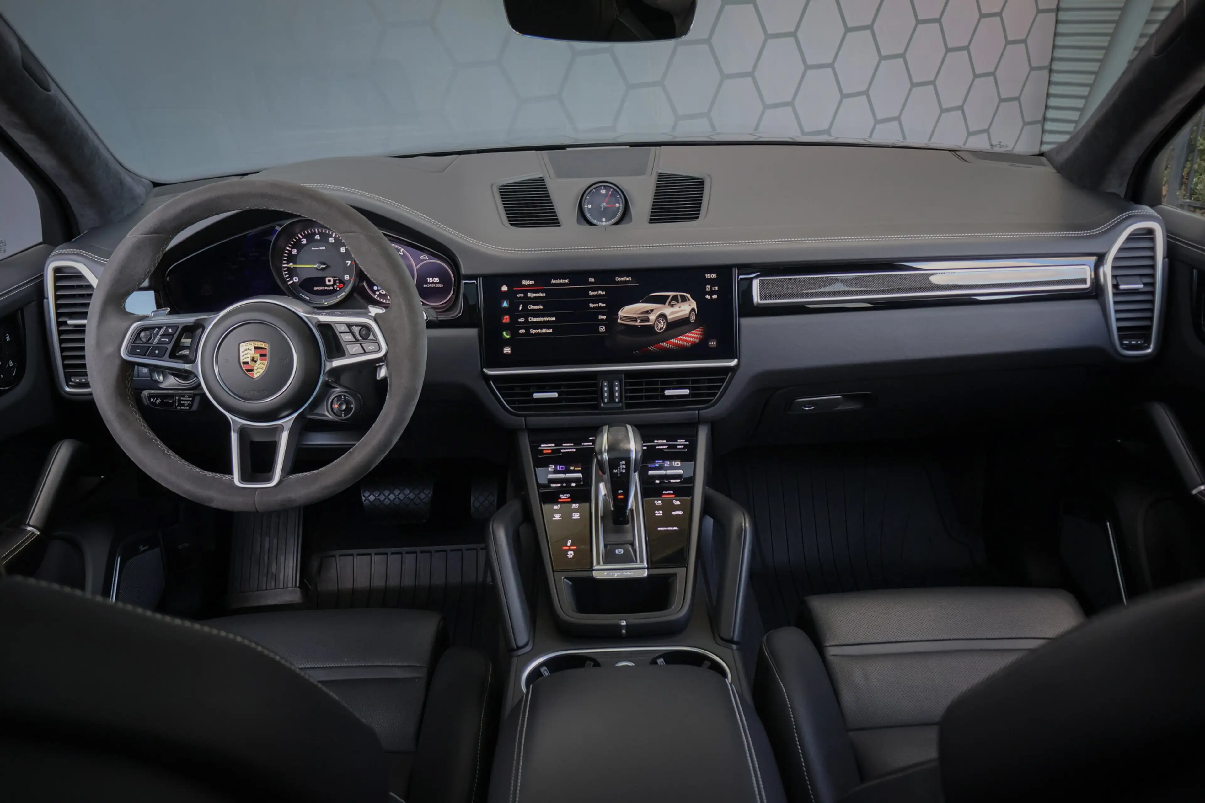 Porsche Cayenne 3.0 E-Hybrid Platinum Edition BTW AUTO | TECHART V — photo 25