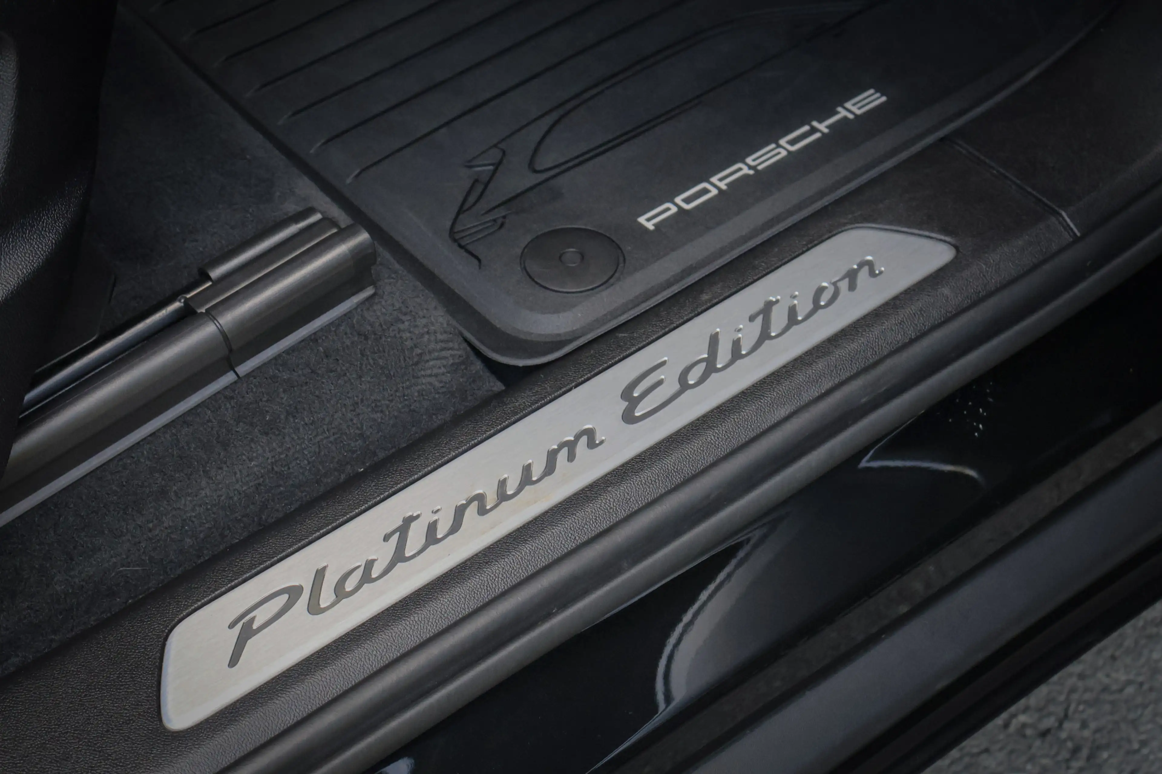 Porsche Cayenne 3.0 E-Hybrid Platinum Edition BTW AUTO | TECHART V — photo 15