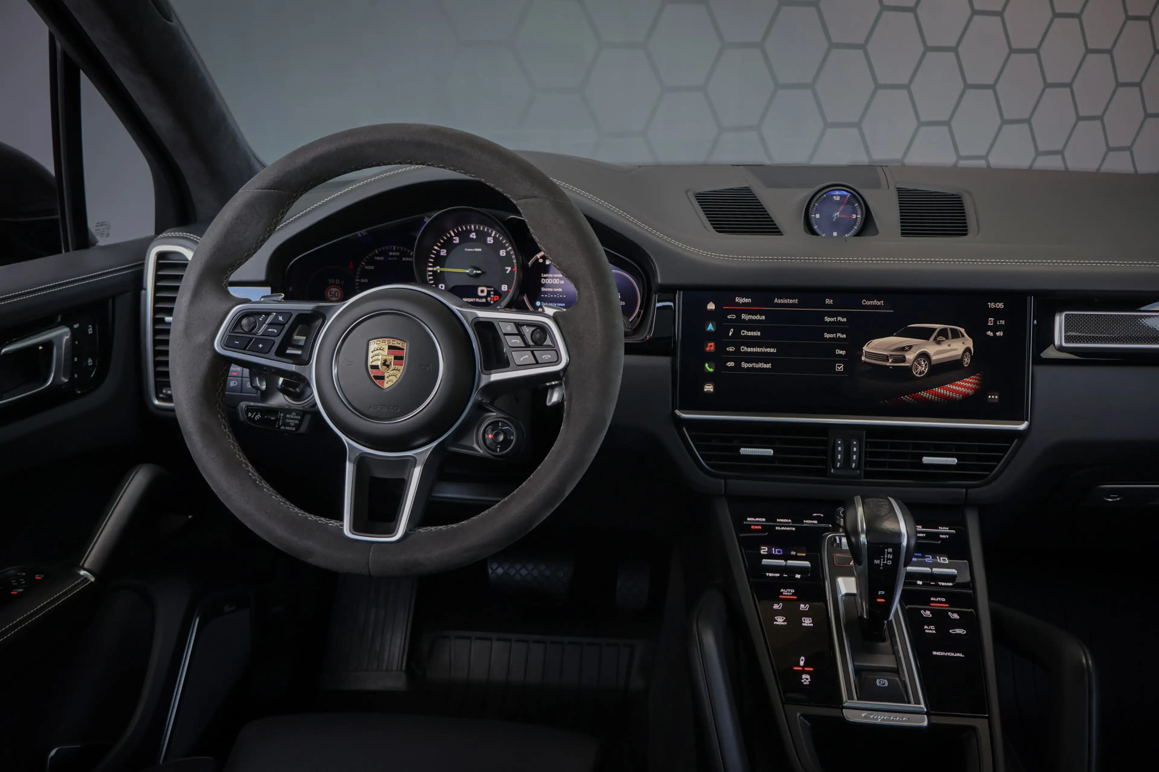 Porsche Cayenne 3.0 E-Hybrid Platinum Edition BTW AUTO | TECHART V — photo 16