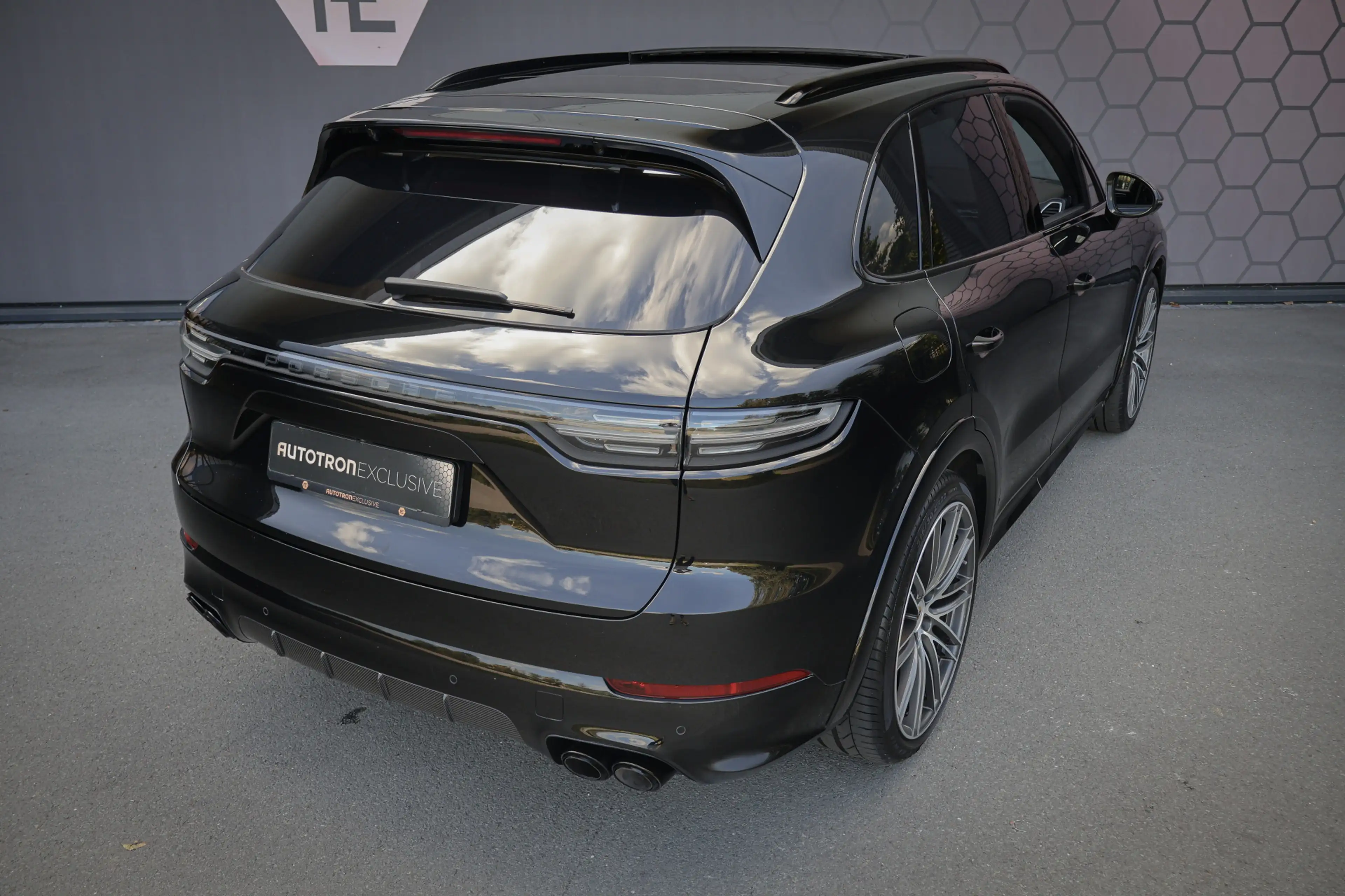 Porsche Cayenne 3.0 E-Hybrid Platinum Edition BTW AUTO | TECHART V — photo 13