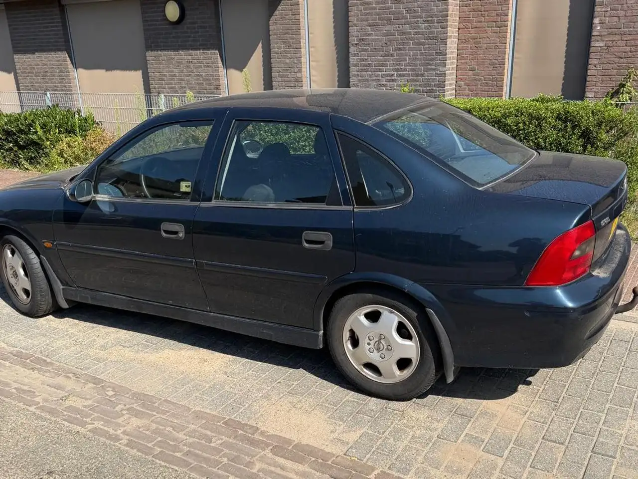 Opel Vectra 1.6-16V Business Edition, foto 12
