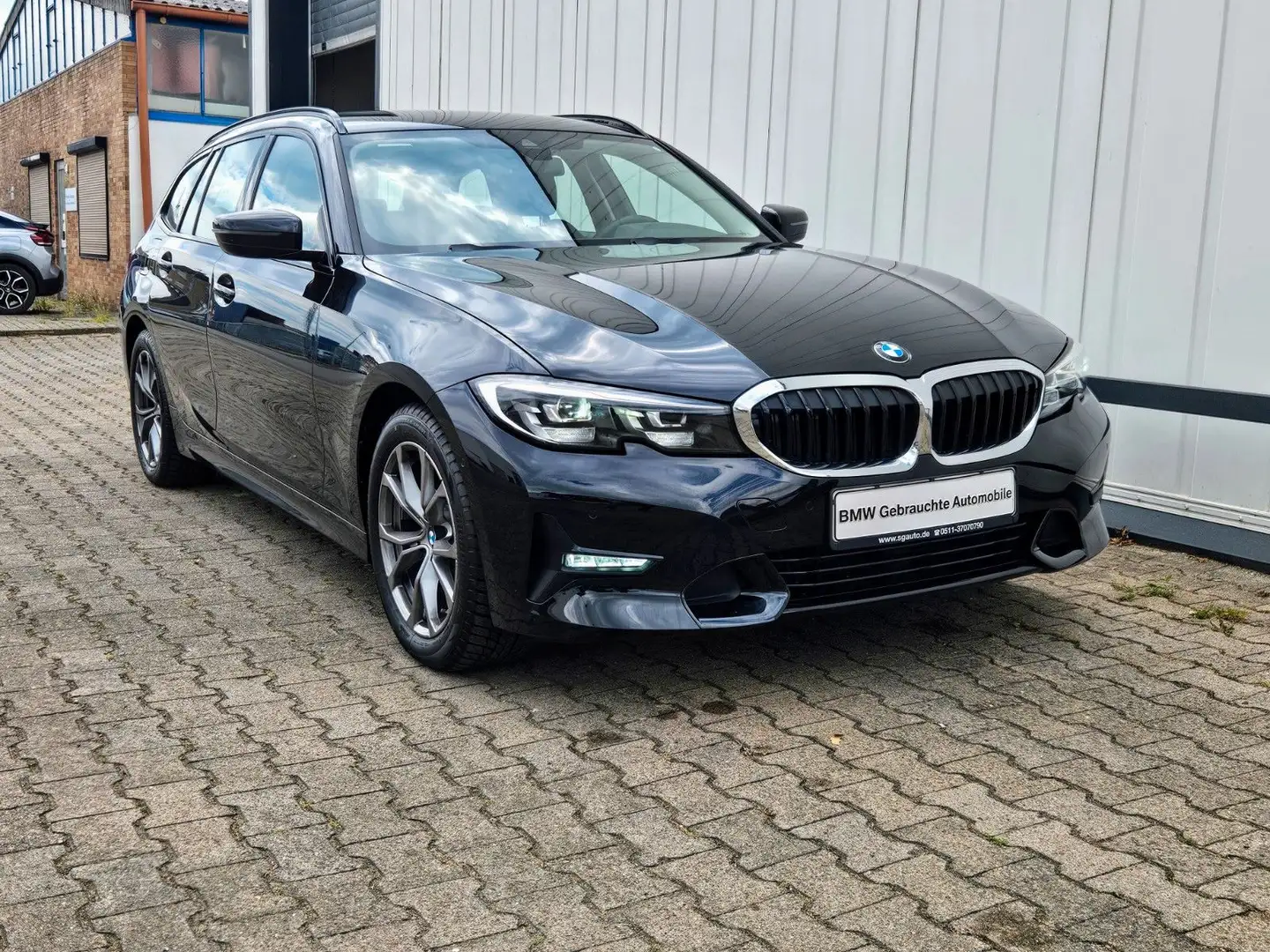 BMW 320 d xDrive*LCProf*SPORT LINE*HiFi*LED Schwarz - 2