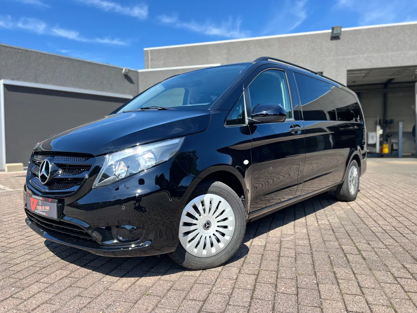 Mercedes-Benz Vito 116 A3/L3 (39.750ex)EDITION TOURER PRO, 9G-TRONIC, Noir - 2