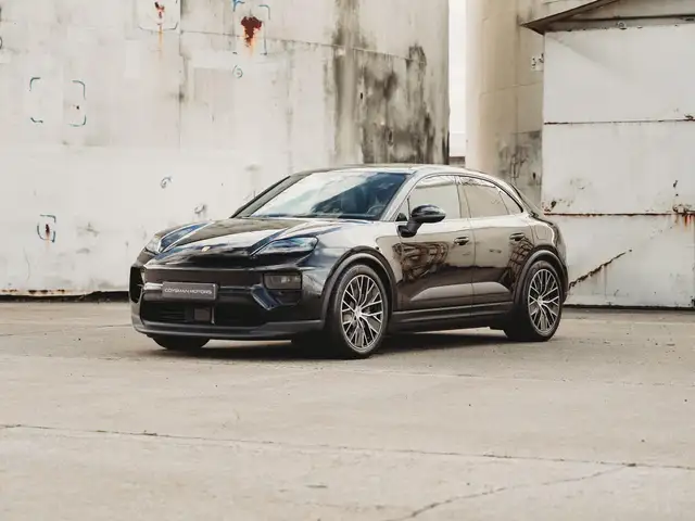 Porsche Macan 4/Perform.Bat.+/21"/PASM/Chrono/18way/BOSE/PANO