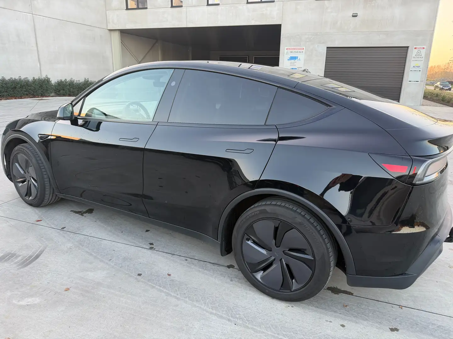 Tesla Model Y Model Y Long Range Dual Motor AWD Noir - 2