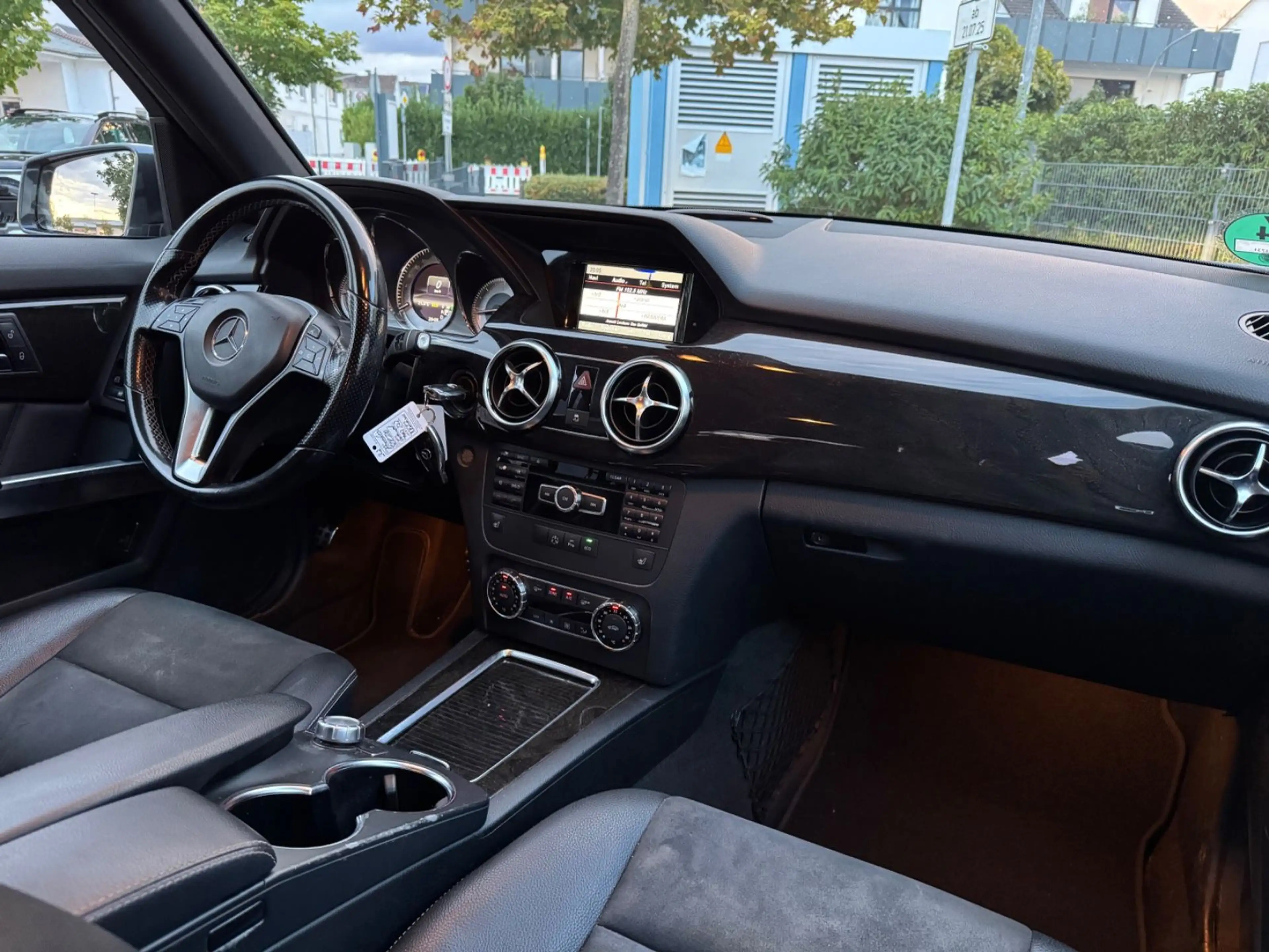Mercedes-Benz GLK 220 CDI BE 4Matic*Xenon*Navi*SHZ — photo 9