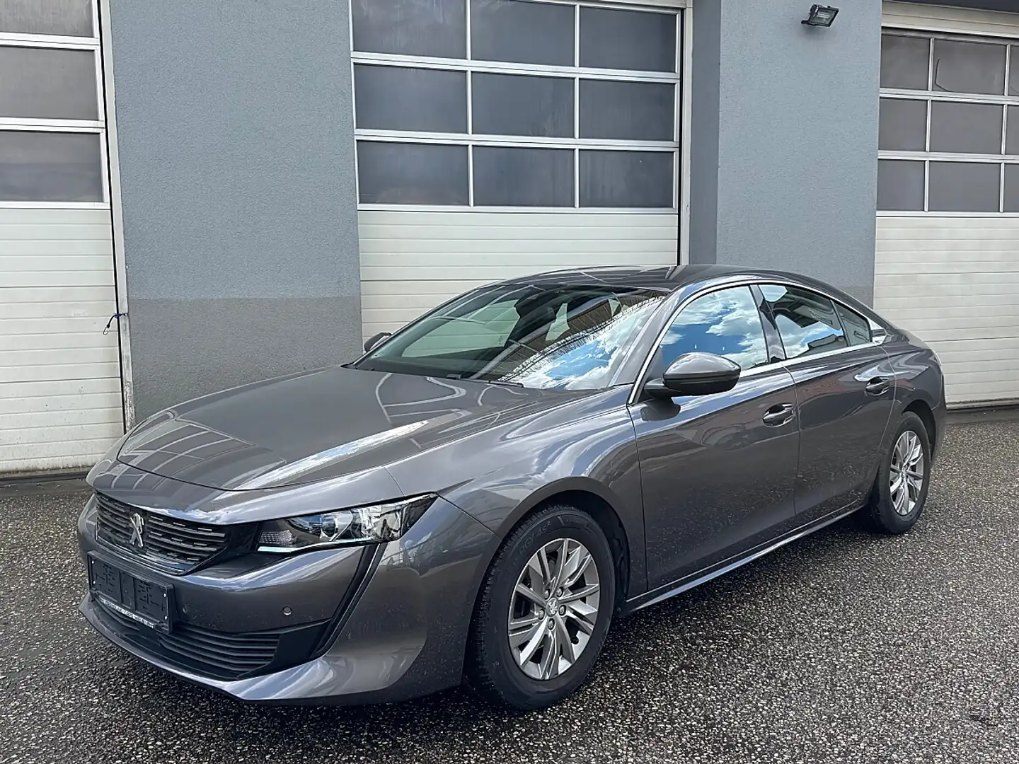 Peugeot 508 PureTech 130 EAT8 Aut. Grau - 2