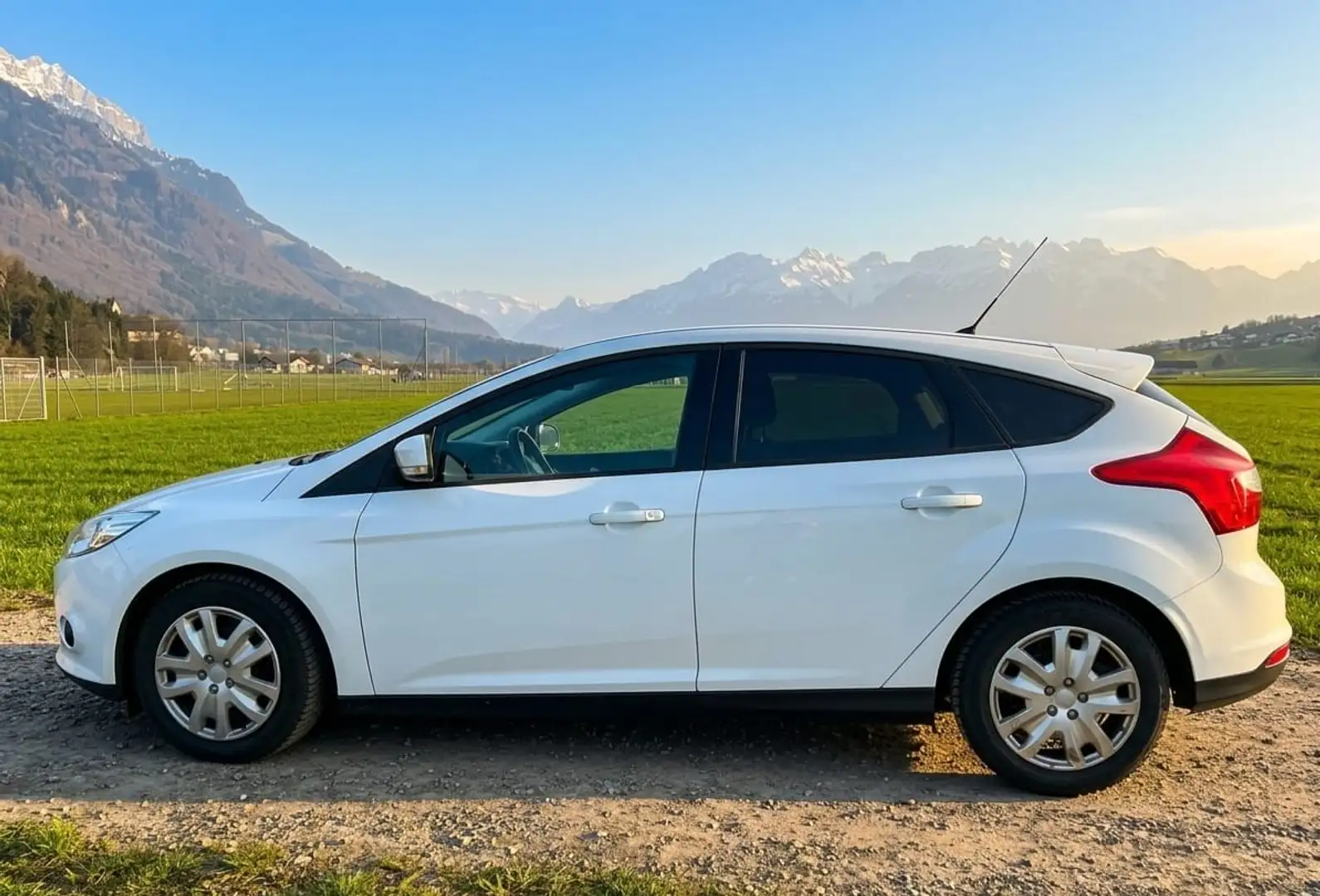 Ford Focus Focus Easy 1,0 EcoBoost Easy Weiß - 1
