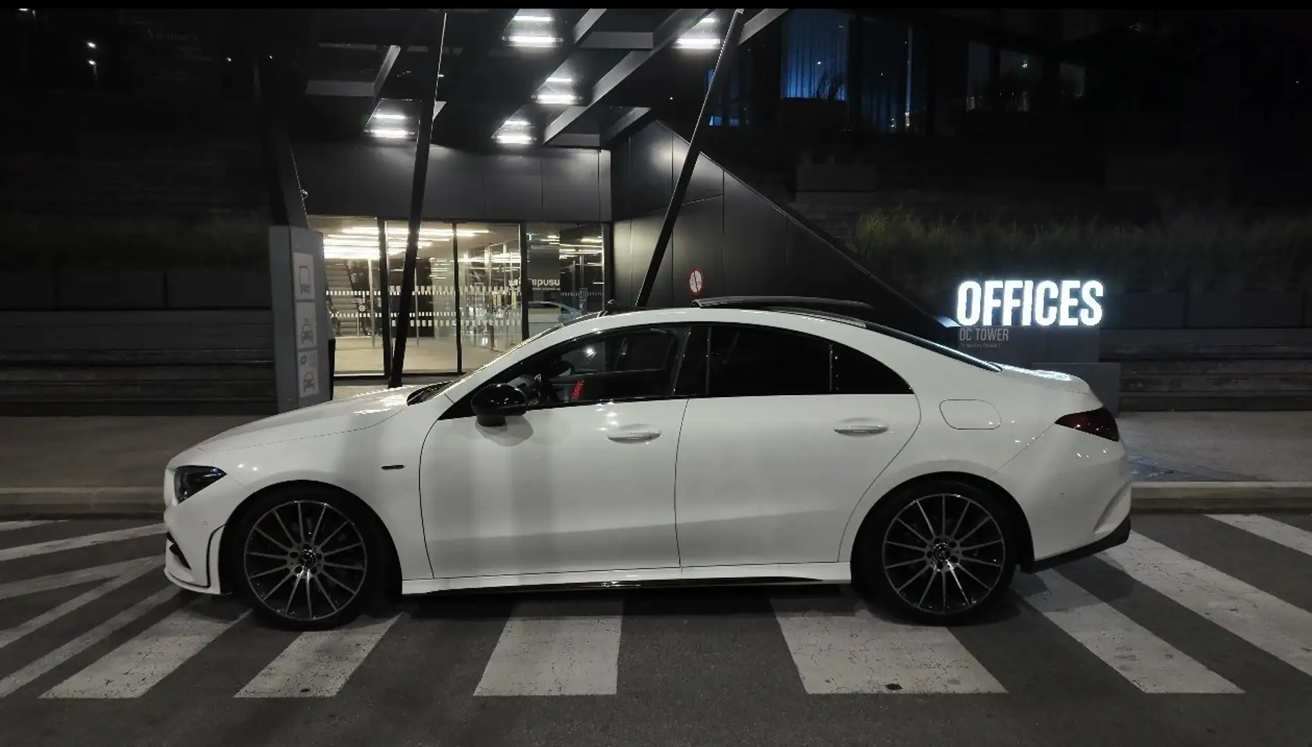 Mercedes-Benz CLA 200 Edition amgline - 2